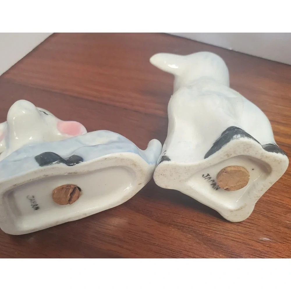 Vintage salt and‎ pepper shakers lambs